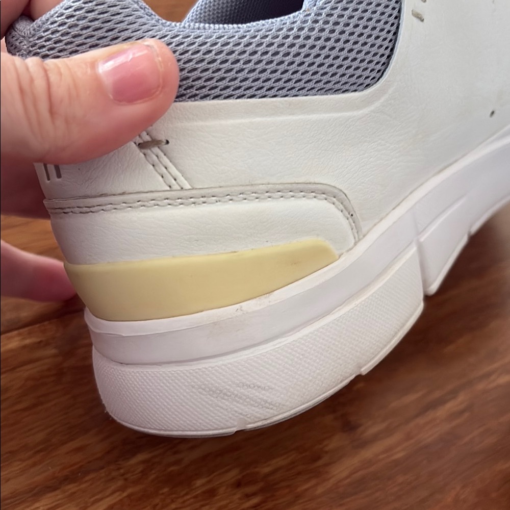On Clouds THE ROGER, Women’s size 8.5 - Picture 8 of 12